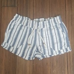 Blue and white striped shorts "kiss & cry"
